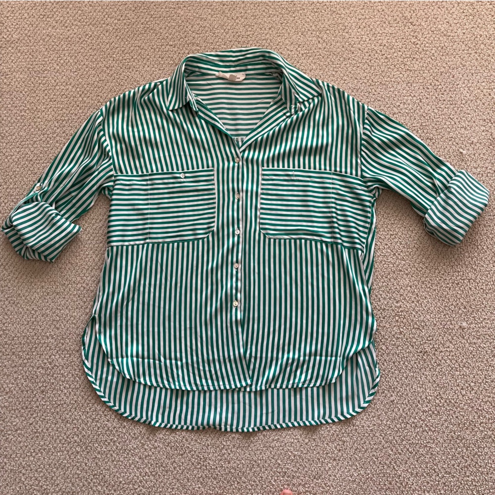 Vine & Love Striped Oversized Button Down Blouse Shirt Top Size Small Silky EUC